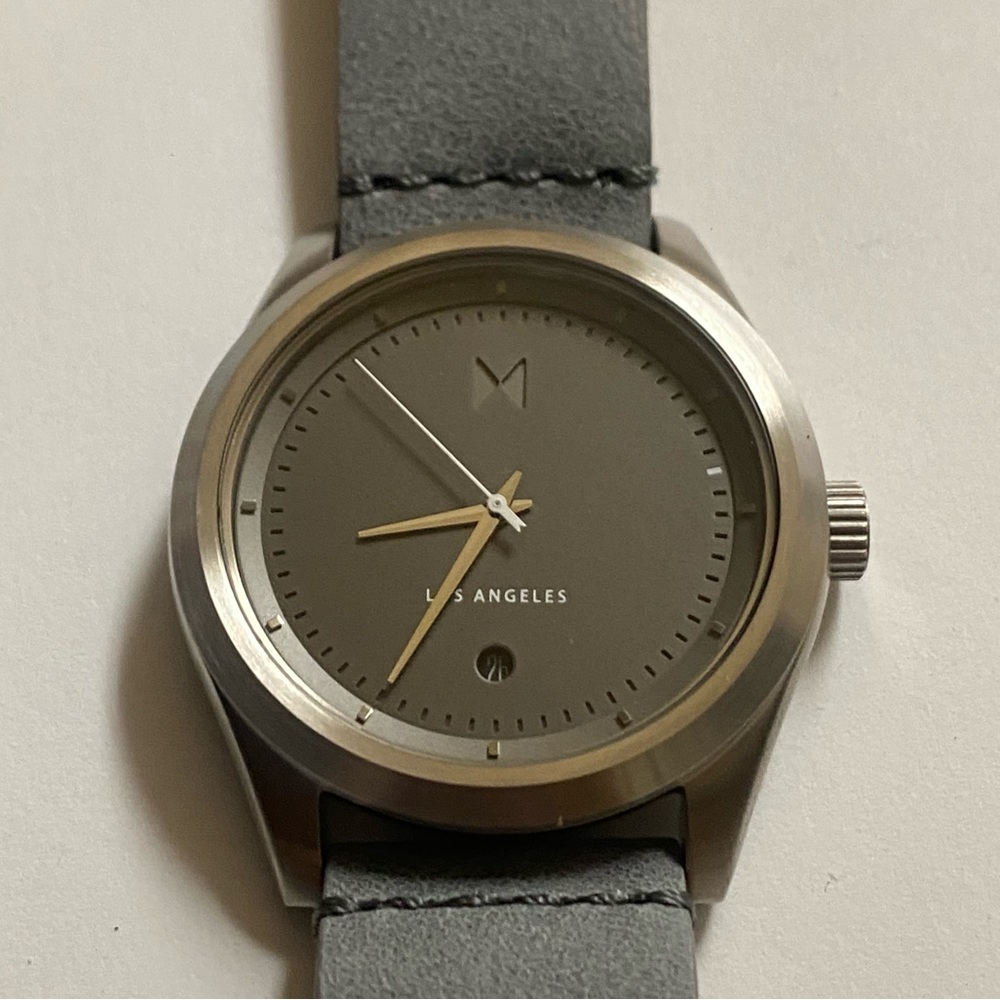 Mvmt watch Unisex leather/ Stainless Steal new with box